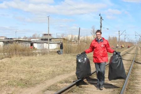 Новгородские коммунисты провели субботник