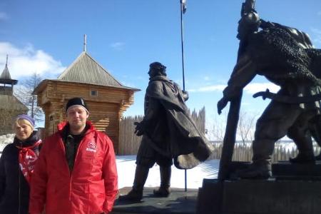 Ямало-Ненецкий АО. Коммунисты Салехарда поздравили горожан с Денем космонавтики