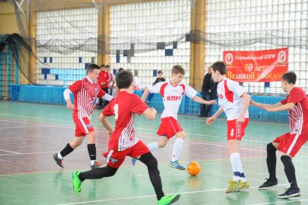 Спортклуб КПРФ провел юношеский турнир по мини-футболу в городе-герое Севастополе