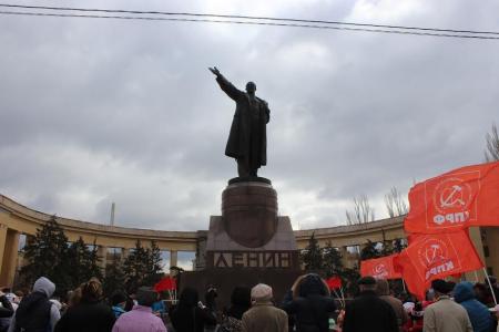 В День рождения Владимира Ильича Ленина сталинградские коммунисты провели митинг