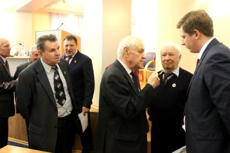 Лидер свердловских коммунистов А.Н. Ивачев представил инициативу о проведении областного референдума в поддержку закона КПРФ «О детях войны» на Пленуме Екатеринбургского Совета ветеранов