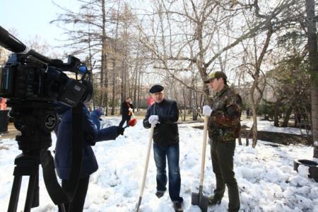 Коммунисты Новосибирска провели субботники во всех районах города