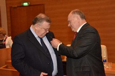 Накануне Дня Победы Г.А. Зюганов наградил депутатов фракции КПРФ в Госдуме
