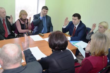 Рабочая смена. В Тульском обкоме активно проводится посвященный 70-летию Великой Победы прием в партию молодых рабочих тульских оборонных предприятий