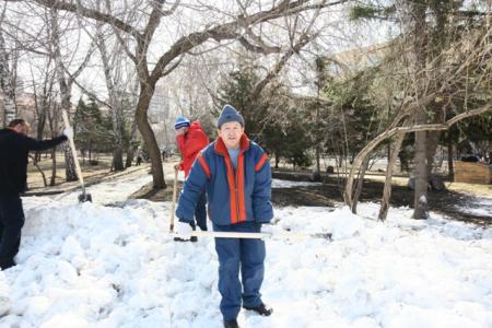 Коммунисты Новосибирска провели субботники во всех районах города