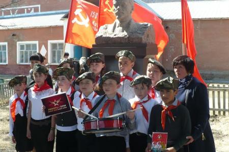 Республика Алтай. В селе Чёрный Ануй открыт памятник В.И. Ленину