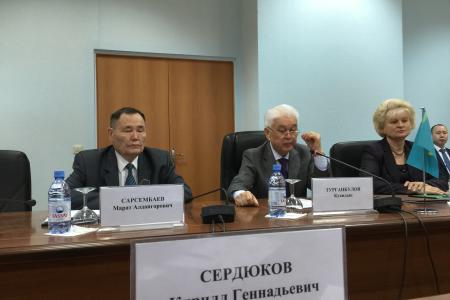 В Республике Казахстан на президентских выборах работает член ЦИК РФ с правом совещательного голоса, назначенный политической партией КПРФ, К.Г. Сердюков