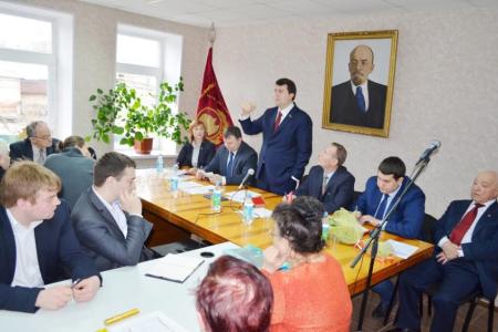 Первый секретарь Тульского обкома  Олег Лебедев провел в Туле семинар-совещание секретарей первичных отделений для поддержки партийного актива и дальнейшего усиления всех направлений партийной работы