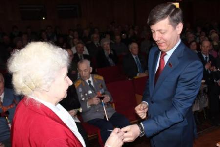 Д.Г. Новиков принял участие в торжественном собрании, организованном Новгородским обкомом КПРФ в честь 70-летия Победы советского народа в Великой Отечественной войне
