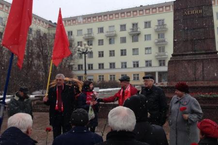 Мурманск почтил память Ленина