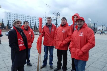 Республика Марий Эл. Коммунисты приняли участие в гражданском митинге против разбитых дорог