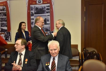 Г.А. Зюганов вручил медали «70 лет Победы в Великой Отечественной войне 1941-1945 гг» представителям научной общественности