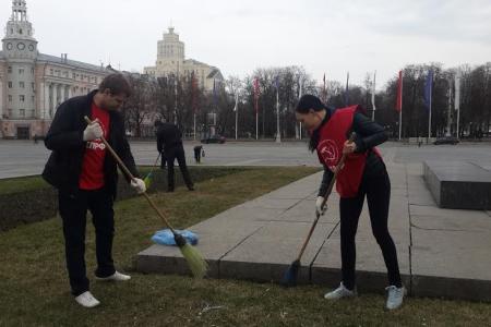 Воронежский обком КПРФ провел коммунистический субботник