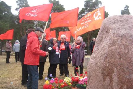 Коммунисты Ленинградской области организовали автопробег в честь 70-летия Победы 