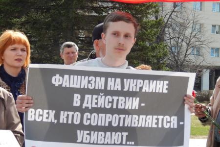 Барнаульские коммунисты в День рождения Ленина провели митинг и возложили цветы к памятникам Ильичу