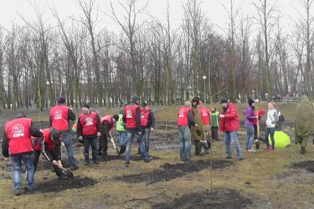 ​Белгород. Коммунисты и депутаты КПРФ приняли участие в общегородском субботнике