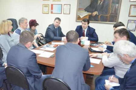 Первый секретарь Тульского обкома Олег Лебедев: «В канун 70-летия Победы наши молодые коммунисты вместе с ветеранами Великой Отечественной войны посадят три аллеи по 70 деревьев каждая»