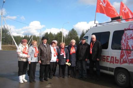 Коммунисты Ленинградской области организовали автопробег в честь 70-летия Победы 