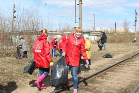 Новгородские коммунисты провели субботник