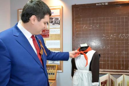 Секретарь Тульского обкома КПРФ Алексей Лебедев вручил ветеранам государственные юбилейные медали к 70-летию Великой Победы 