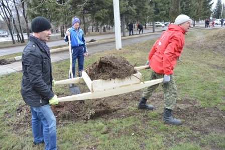 Субботник одними из первых в Еврейской автономии провели коммунисты Биробиджана