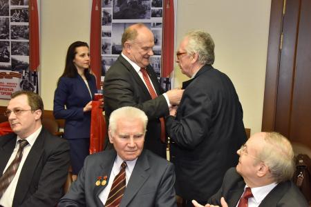 Г.А. Зюганов вручил медали «70 лет Победы в Великой Отечественной войне 1941-1945 гг» представителям научной общественности