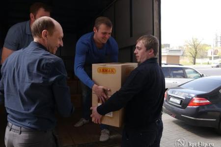 Продолжается акция по сбору гуманитарной помощи для жителей Новороссии, объявленная коммунистами Липецкого областного отделения КПРФ