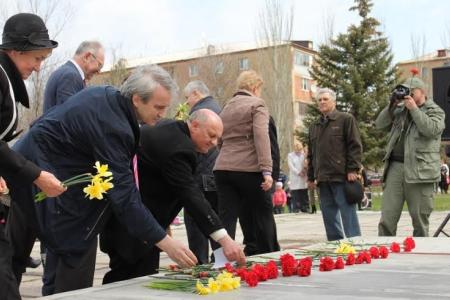 Делегация КПРФ приняла участие в открытии памятника В.И. Ленину на Донбассе