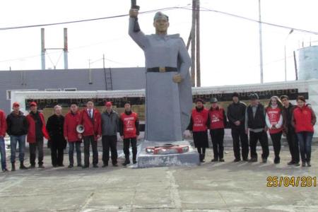 Состоялся автопробег комсомольцев Якутии, посвященный 70-летию Великой Победы