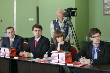 ​В Подмосковье прошла встреча Г.А. Зюганова со слушателями Центра Политической учебы при ЦК КПРФ