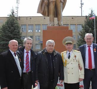Делегация КПРФ приняла участие в открытии памятника В.И. Ленину на Донбассе