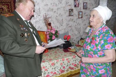 Вологодская область. Депутаты Череповецкой городской Думы от КПРФ поздравили ветеранов Великой Отечественной войны.