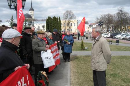 Калуга. Ленин жил, Ленин жив, Ленин будет жить!