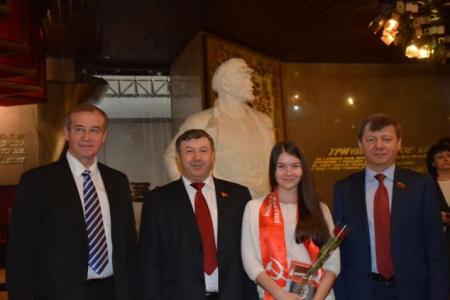 Красноярский край. Вашим, товарищ, сердцем и именем дышим, боремся и живем!..
