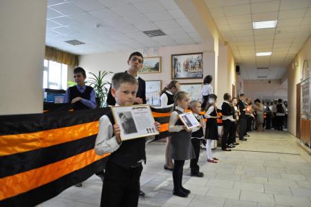 Ю.В. Афонин провёл патриотический урок проекта «Знамя нашей Победы» в московской школе