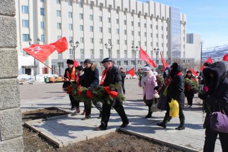 Коммунисты Магадана провели митинг возле памятника В.И. Ленину