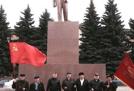 Шествиями, митингами и возложениями отметила Тульская область День рождения В.И. Ленина 