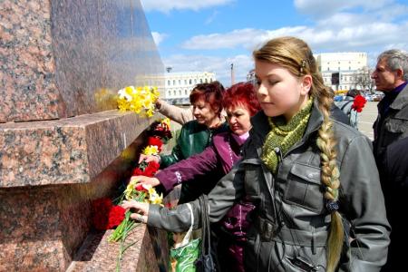 Ставропольские коммунисты возложили цветы к памятнику В.И. Ленину