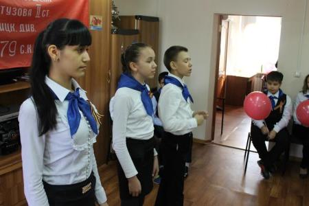 Коммунисты Ямало-Ненецкого автономного округа вручили памятные награды ветеранам и детям войны Тарко-Сале