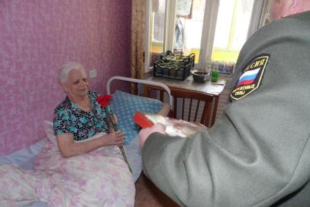 Вологодская область. Депутаты Череповецкой городской Думы от КПРФ поздравили ветеранов Великой Отечественной войны.