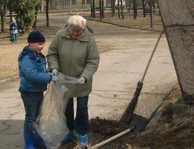 Коммунисты города Иваново провели субботник на мемориале «Красная Талка»