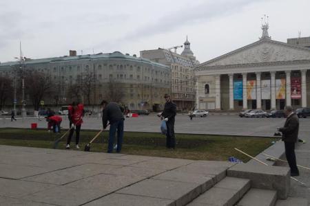 Воронежский обком КПРФ провел коммунистический субботник