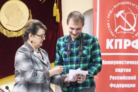 Лишь мирная революция спасет Россию от майдана... Пресс-конференция Саратовского обкома КПРФ