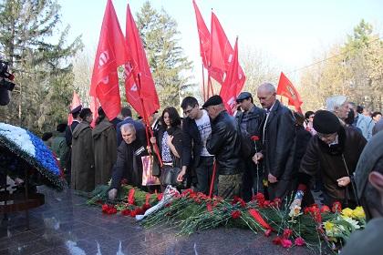 Коммунисты приняли участие в торжественных мероприятиях, посвященных 71-й годовщине освобождения Симферополя от немецко-фашистских захватчиков