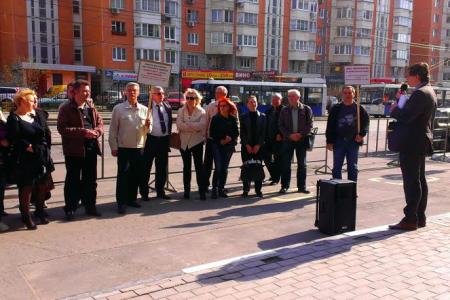 «Верните землю детям!». Жители Жулебино протестуют против строительства магазина «Пятёрочка»