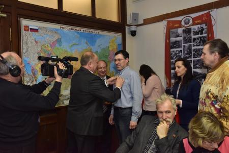 Г.А. Зюганов наградил группу директоров и учителей московских школ