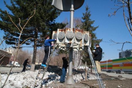 Коммунисты Новосибирска провели субботники во всех районах города