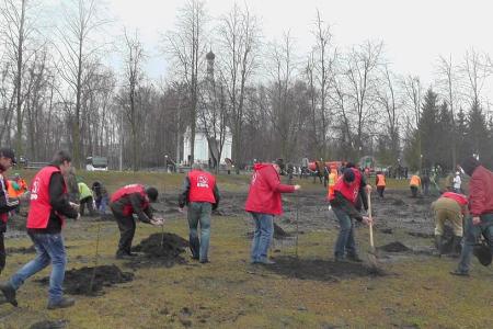 ​Белгород. Коммунисты и депутаты КПРФ приняли участие в общегородском субботнике