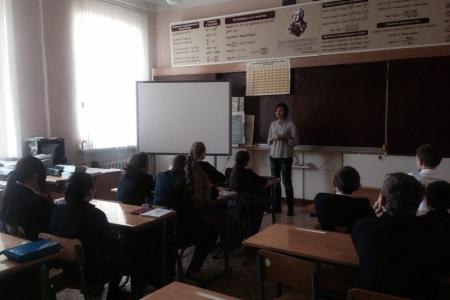 Комсомольцы Белгородской области продолжают цикл уроков: «Копия знамени Победы»