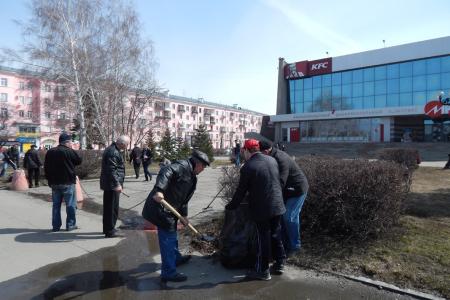 Барнаульские коммунисты в ходе субботника провели акцию «Селфи со Сталиным»